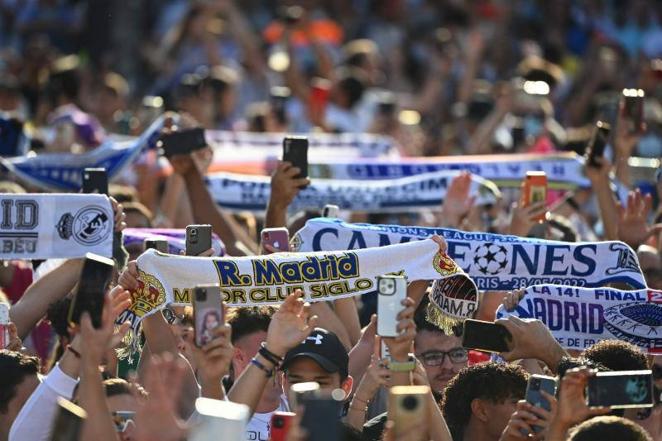 El Real Madrid celebra la Champions con la afición, en imágenes