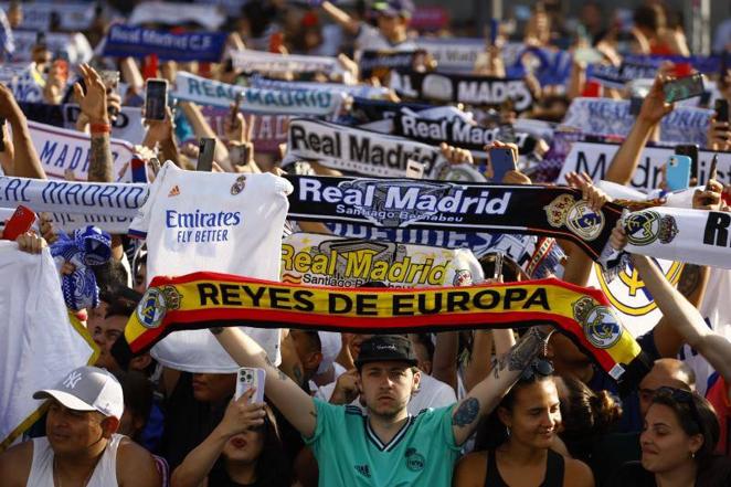 El Real Madrid celebra la Champions con la afición, en imágenes