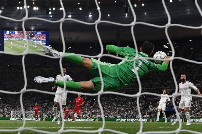 Minuto 63. El belga frenó a un Salah que mejoró sus prestaciones del primer tiempo y fue el más que peligró llevó y sólo la noche de Courtois evitó su revancha.