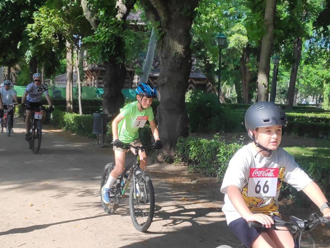 En imágenes: Toledo celebra la I Ruta de Bici Clásica