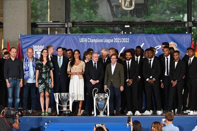 El Real Madrid celebra la Champions con la afición, en imágenes