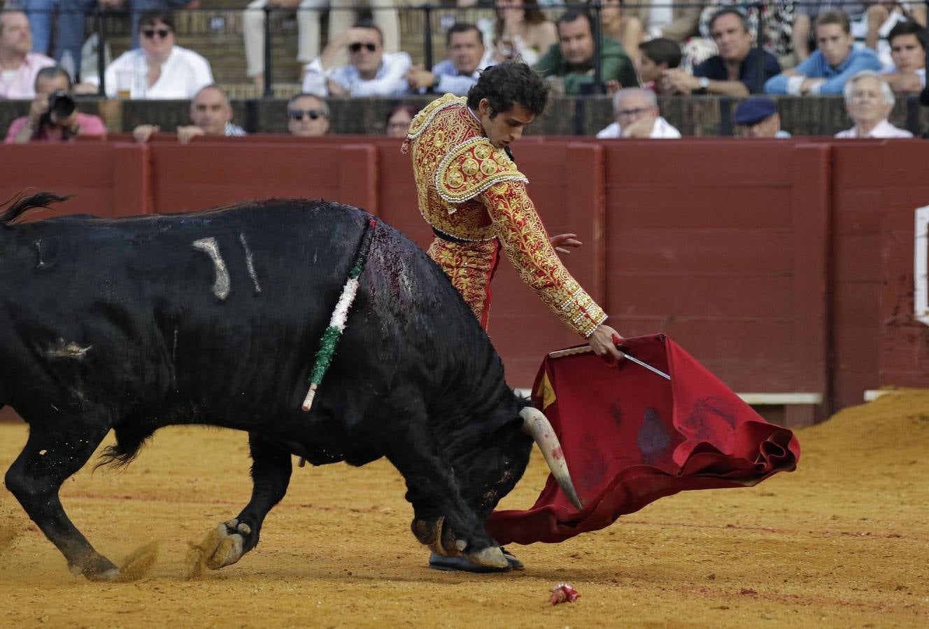 Álvaro Burdiel da la única vuelta al ruedo en la segunda novillada en la Maestranza