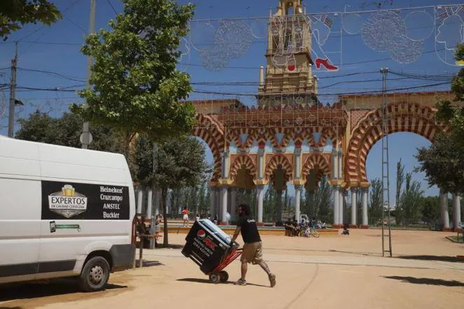 El desmontaje de la Feria de Córdoba, en imágenes