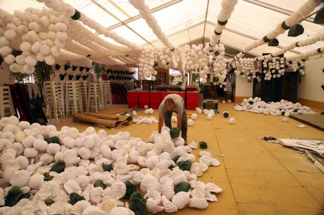El desmontaje de la Feria de Córdoba, en imágenes