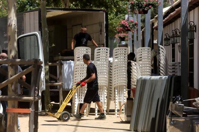 El desmontaje de la Feria de Córdoba, en imágenes