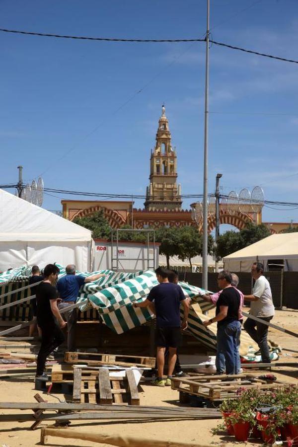 El desmontaje de la Feria de Córdoba, en imágenes