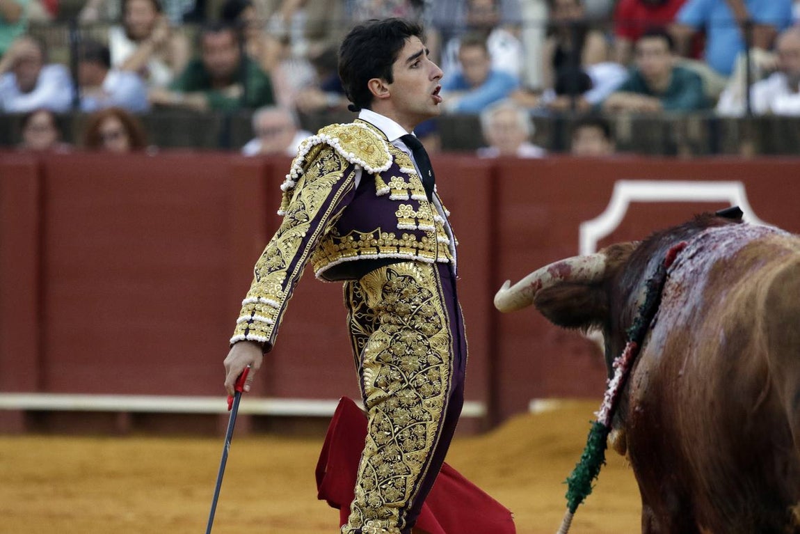 Álvaro Burdiel da la única vuelta al ruedo en la segunda novillada en la Maestranza