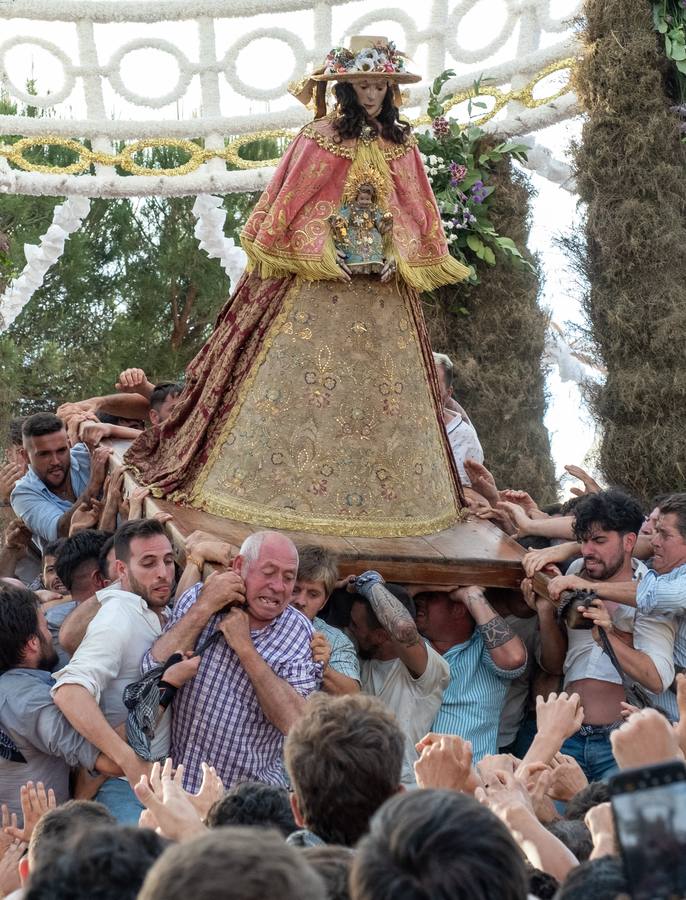 La Virgen del Rocío ya está en su aldea