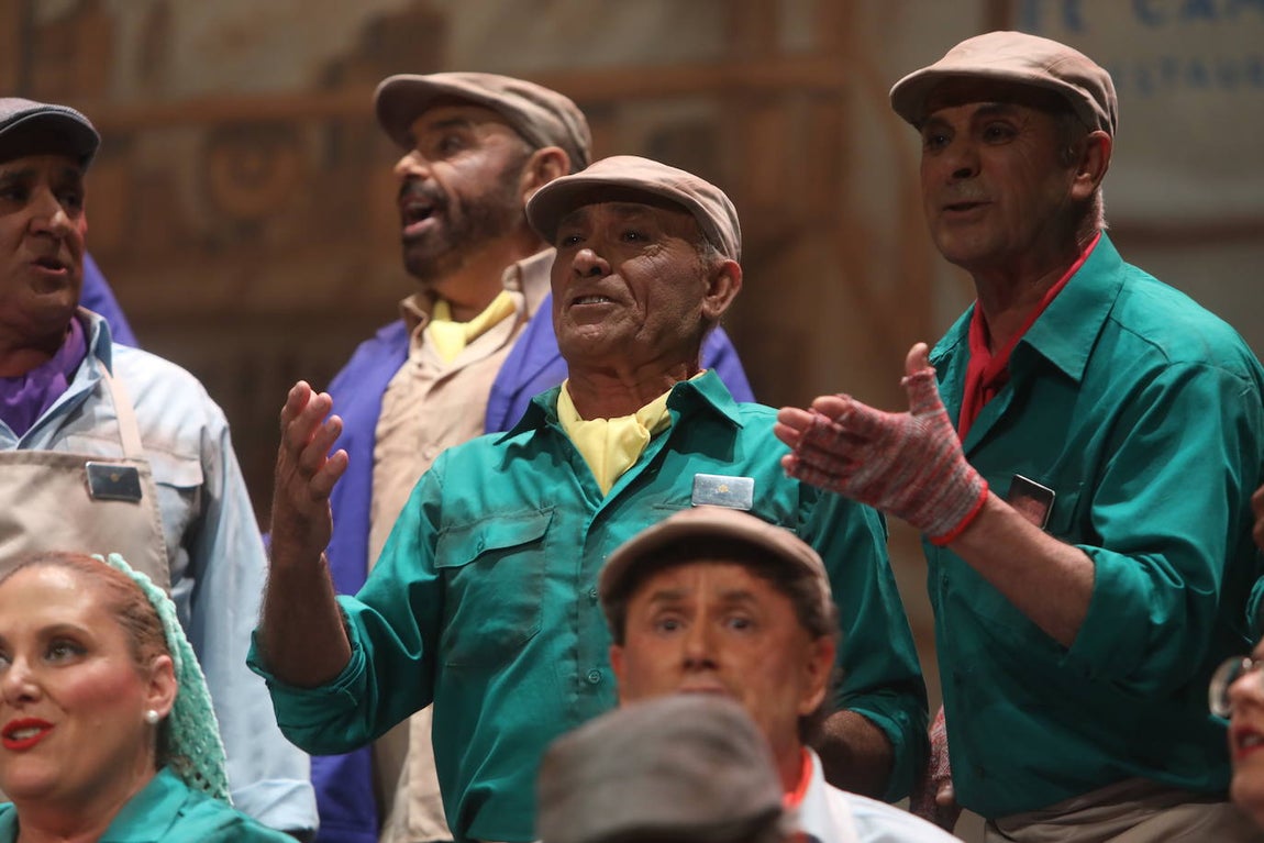Fotos: Coro &#039;La fábrica de conservas&#039; en el COAC 2022. Carnaval de Cádiz