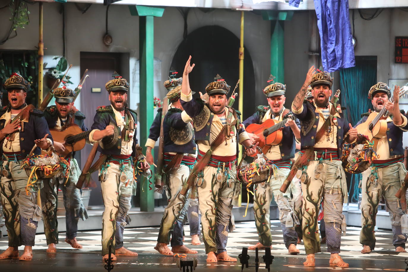 Fotos: Comparsa &#039;Los originales&#039; en el COAC 2022. Carnaval de Cádiz