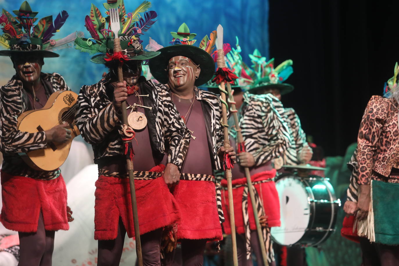 Fotos: Chirigota &#039;Entre sábanas, selvas y ríos... este año vamos al Rocío&#039; en el COAC 2022. Carnaval de Cádiz