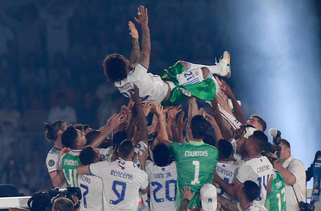 El Real Madrid celebra la Champions con la afición, en imágenes