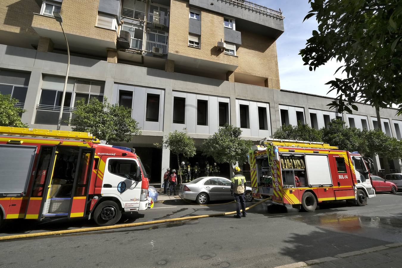 Incendio en el antiguo local de IDental en el barrio de Nervión