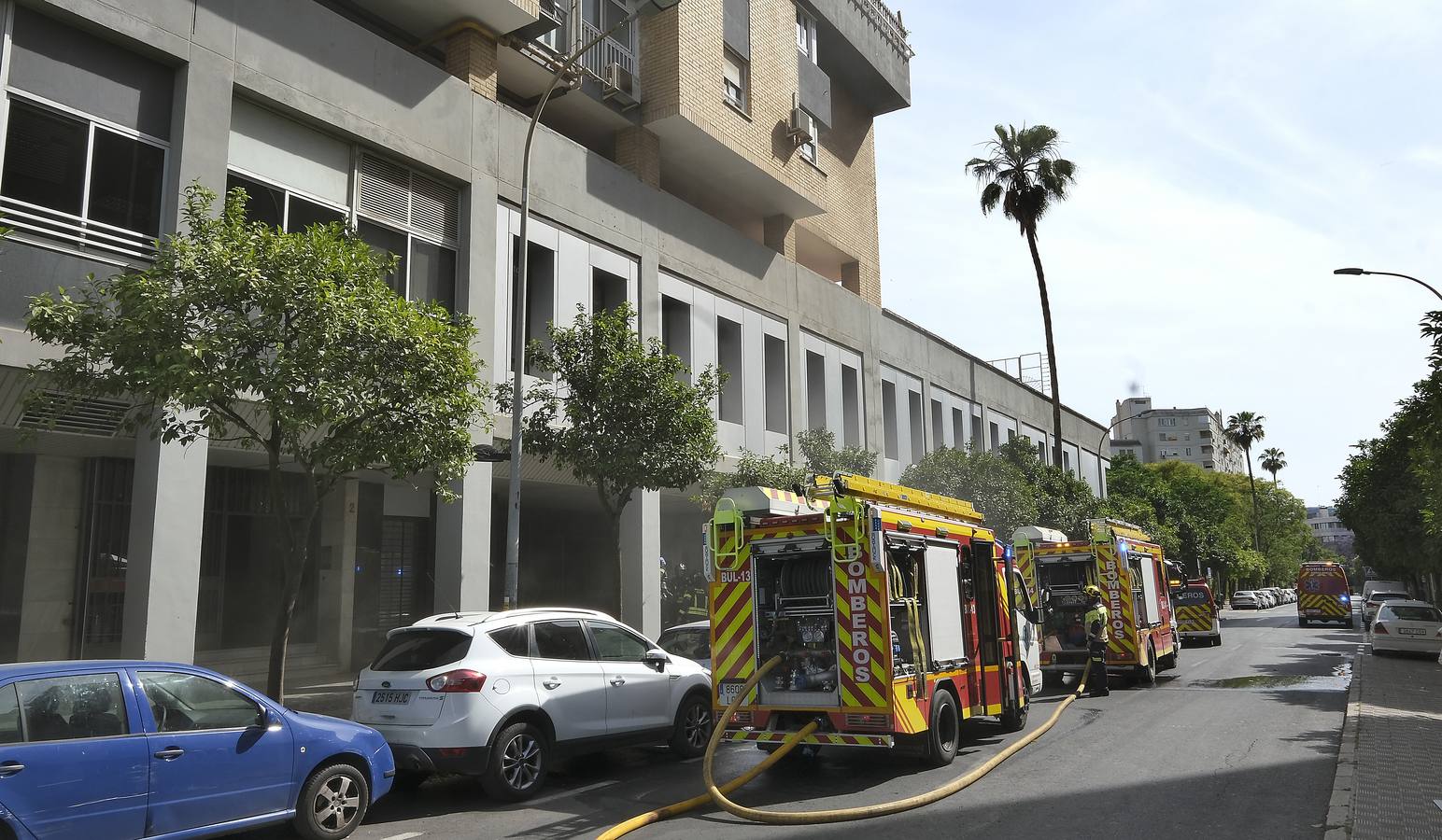 Incendio en el antiguo local de IDental en el barrio de Nervión