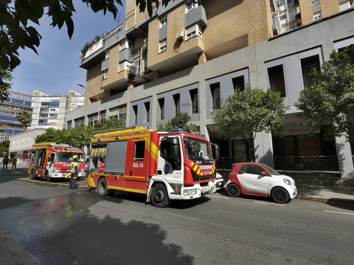 Incendio en el antiguo local de IDental en el barrio de Nervión