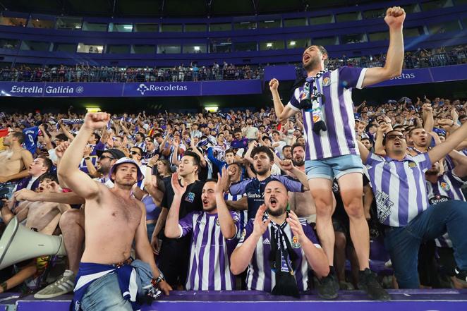 Fiesta en la Plaza de Zorrilla: así celebró la afición el ascenso del ...
