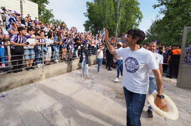 Fotogalería: la afición se vuelca con el Valladolid en la celebración del ascenso