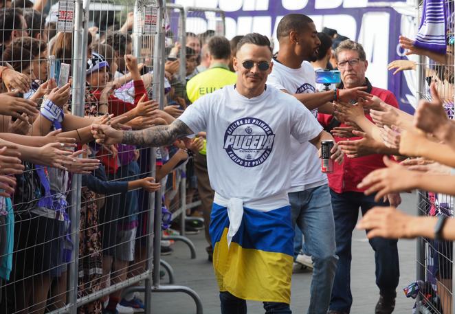 Fotogalería: la afición se vuelca con el Valladolid en la celebración del ascenso