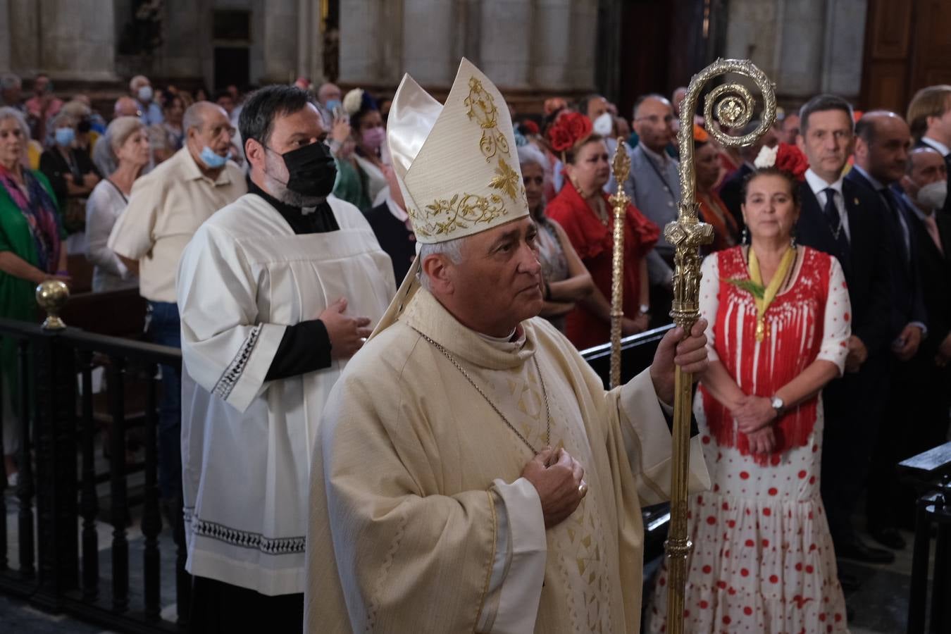 Fotos: Misa de romeros y visita a la Patrona de la hermandad del Rocío de Cádiz