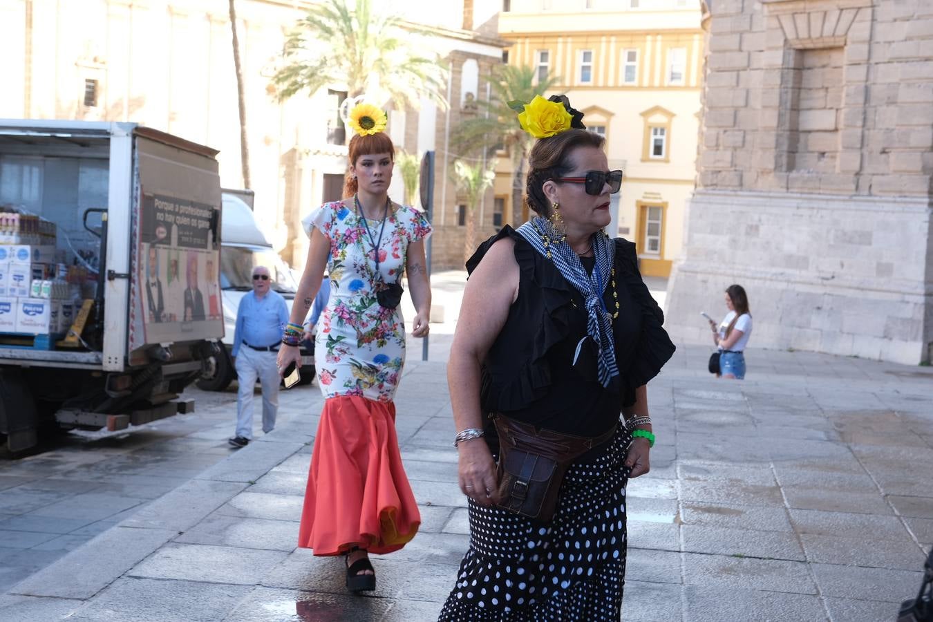 Fotos: Misa de romeros y visita a la Patrona de la hermandad del Rocío de Cádiz