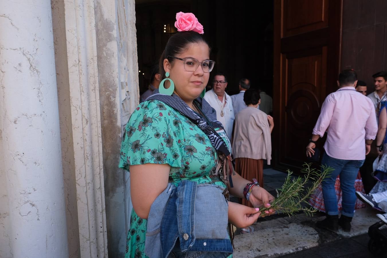 Fotos: Misa de romeros y visita a la Patrona de la hermandad del Rocío de Cádiz