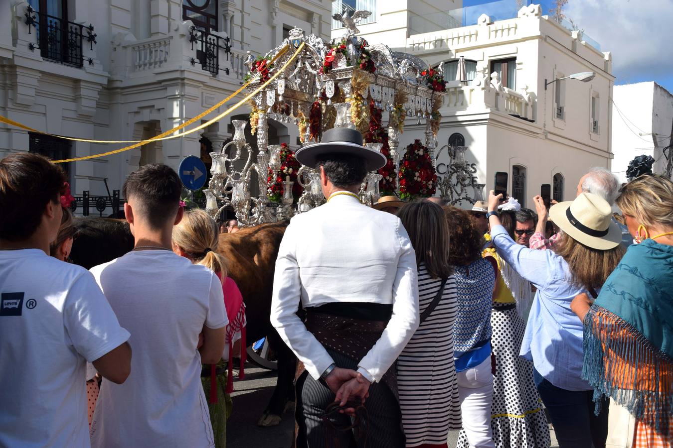 Doñana se llena de color con los peregrinos