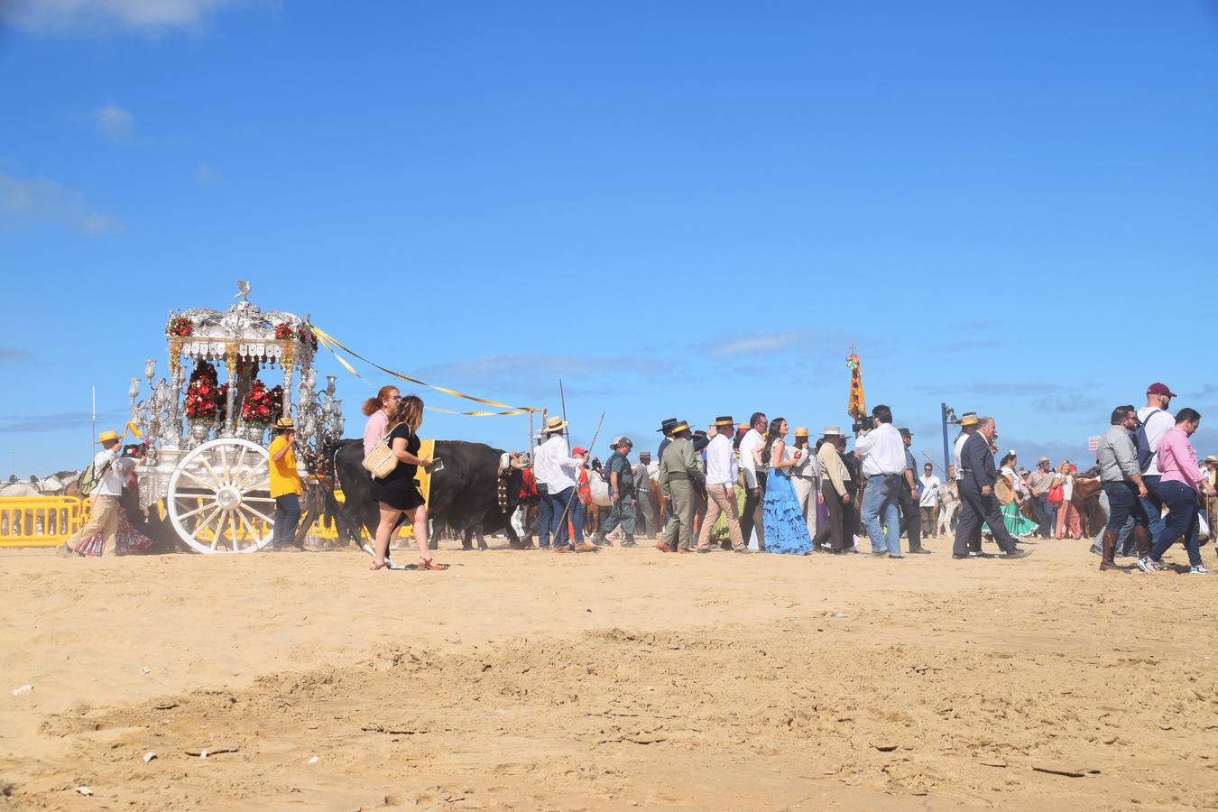 Doñana se llena de color con los peregrinos