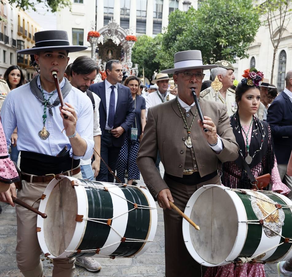 Salida de la hermandad de Sevilla hacia el Rocío