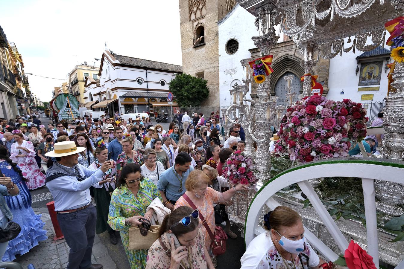 Salida de la hermandad del Rocío de la Macarena