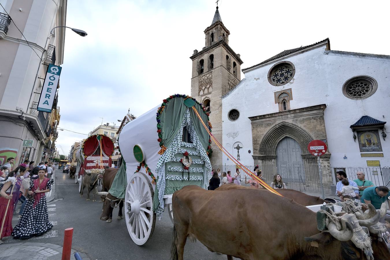 Salida de la hermandad del Rocío de la Macarena