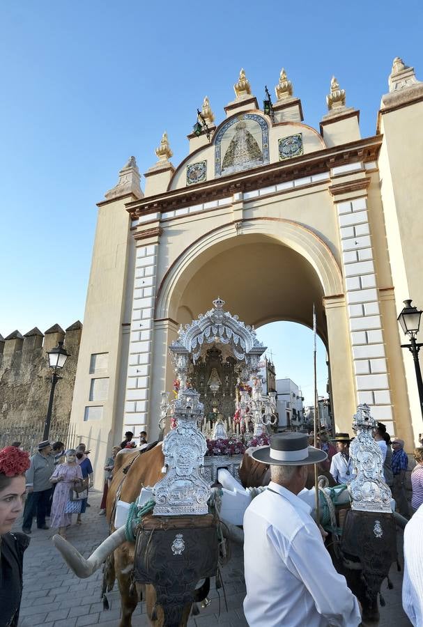 Salida de la hermandad del Rocío de la Macarena