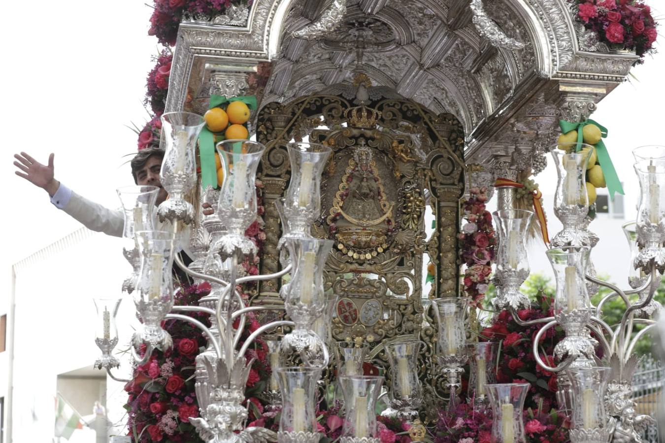 Salida de la hermandad del Rocío de Triana