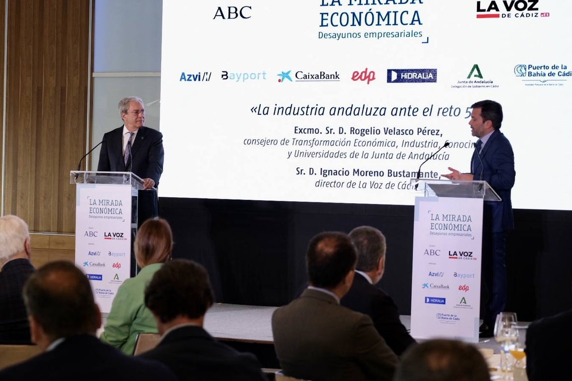 Fotos: Rogelio Velasco en la Mirada Económica de ABC y La Voz