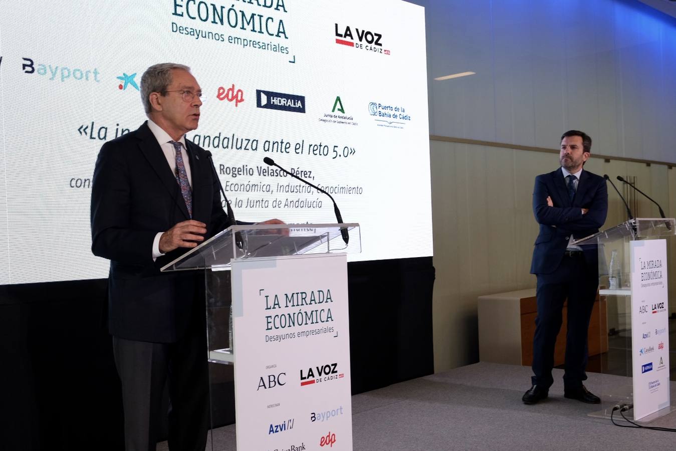 Fotos: Rogelio Velasco en la Mirada Económica de ABC y La Voz