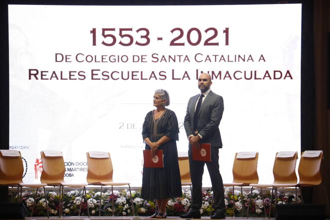 El estreno del documental sobre el colegio La Inmaculada de Córdoba, en imágenes