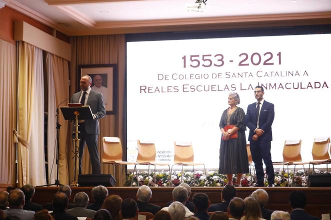 El estreno del documental sobre el colegio La Inmaculada de Córdoba, en imágenes