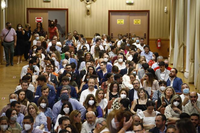 El estreno del documental sobre el colegio La Inmaculada de Córdoba, en imágenes