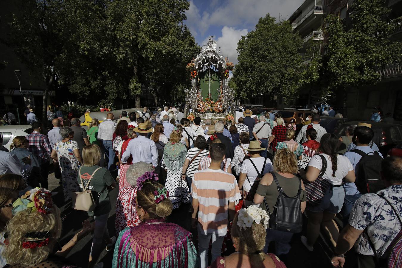 Salida de la Hermandad del Rocío de Sevilla Sur hacia la aldea almonteña