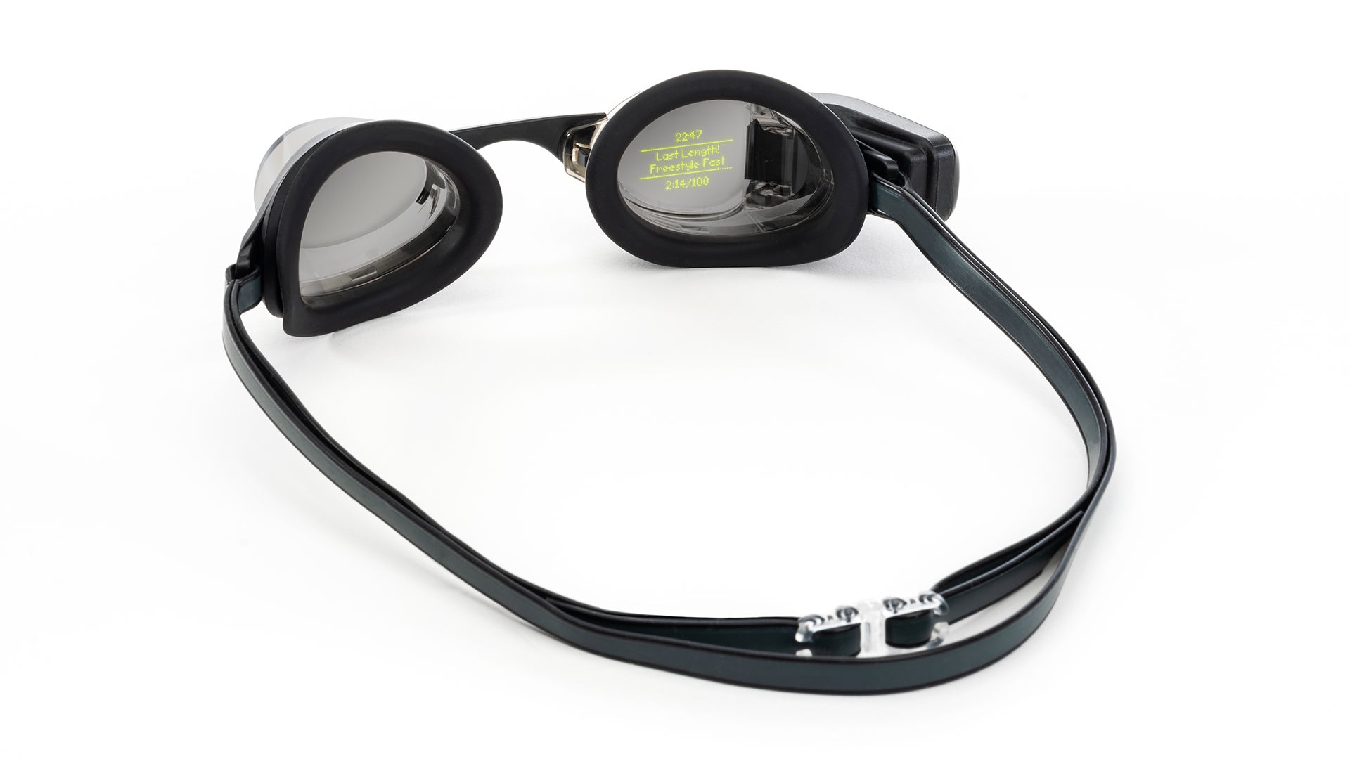 Buceo inteligente: Gafas de Form Hecho. Estas gafas, que cuentan con una tecnología antivaho permanente y silicona en el contorno de los ojos, vienen con un pequeño dispositivo incorporado en la zona lateral derecha que registra la actividad al mismo tiempo que proyecta en la lente el progreso a tiempo real. Existen dos modos de natación: en piscina, donde se muestran hasta 12 estadísticas personalizables como frecuencia de brazada, calorías, distancia o frecuencia cardíaca; y en aguas abiertas, una modalidad compatible con los smartwatches de Garmin y Apple en la que se pueden añadir variadas funciones. Su autonomía es de 16 horas.  Precio: desde 204 euros.