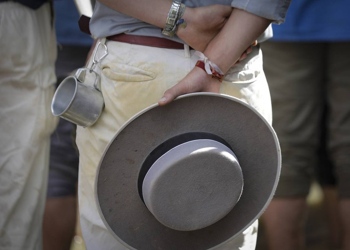 En imágenes, la Hermandad del Rocío de Sevilla a su paso por el Quema