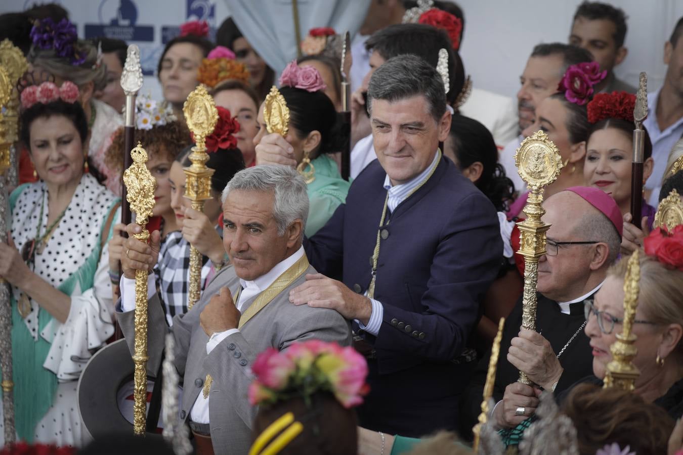 Presentación de las hermandades más antiguas ante la Virgen del Rocío