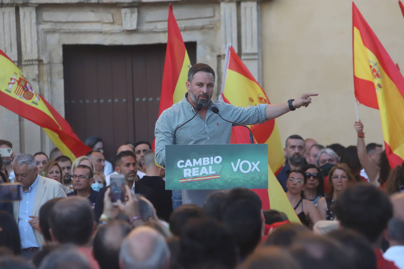 El mitin de Abascal y Olona (Vox) en Córdoba, en imágenes