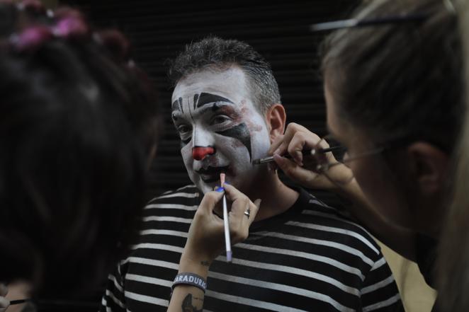 Fotos: El ambiente en la calle la noche de la Final del COAC