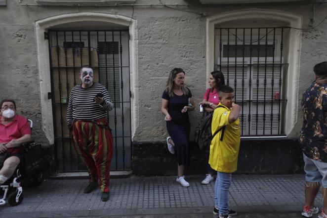 Fotos: El ambiente en la calle la noche de la Final del COAC