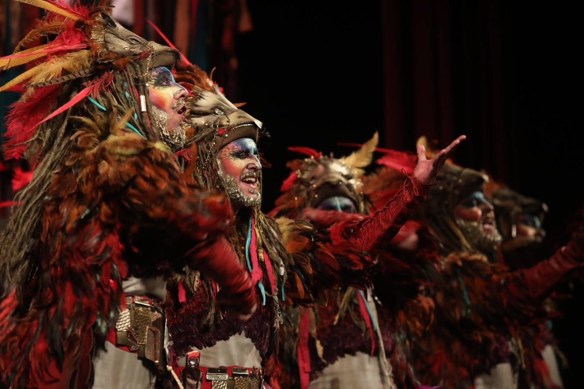 Fotos: Comparsa  &#039;Los renacidos&#039; (Miguel Ángel García Argüez &#039;El Chapa&#039;) en la Final del Falla 2022