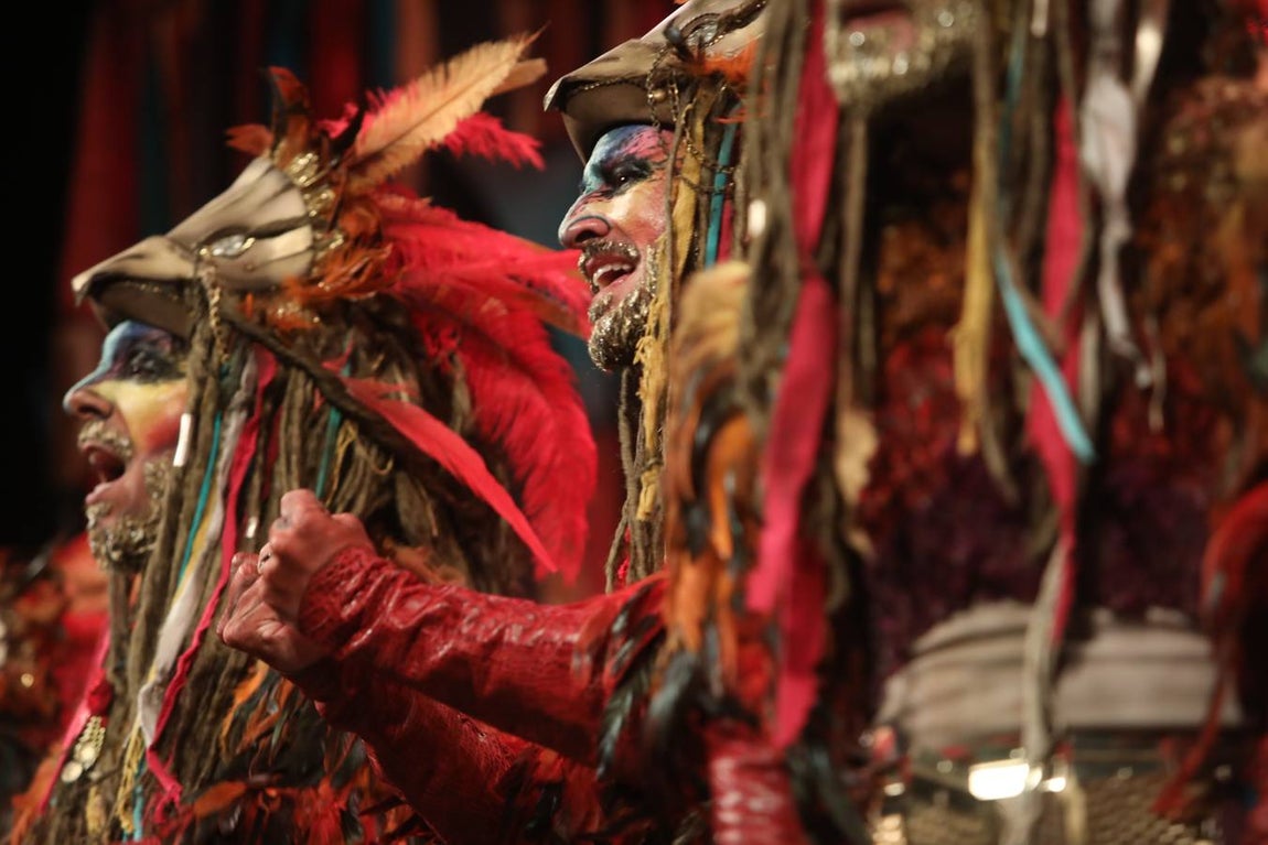 Fotos: Comparsa  &#039;Los renacidos&#039; (Miguel Ángel García Argüez &#039;El Chapa&#039;) en la Final del Falla 2022