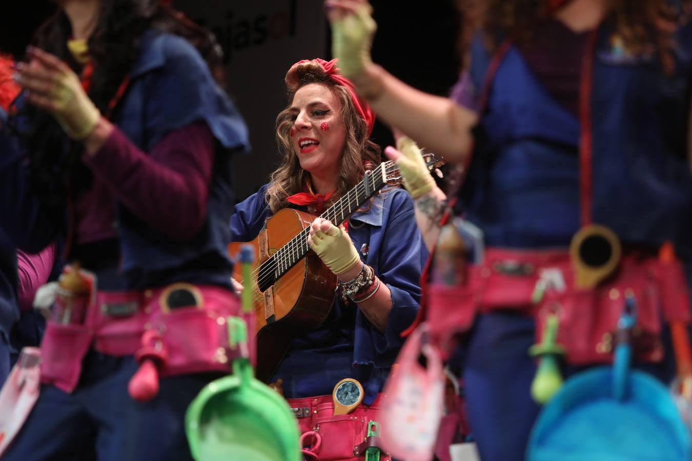 Fotos: La comparsa de Marta Ortiz: We can do… CARNAVAL en la Final del Falla 2022