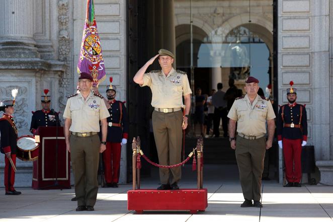 Relevo de la Guardia del Alcázar por el Regimiento del Rey nº1