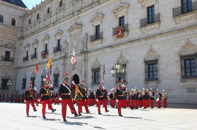 Relevo de la Guardia del Alcázar por el Regimiento del Rey nº1