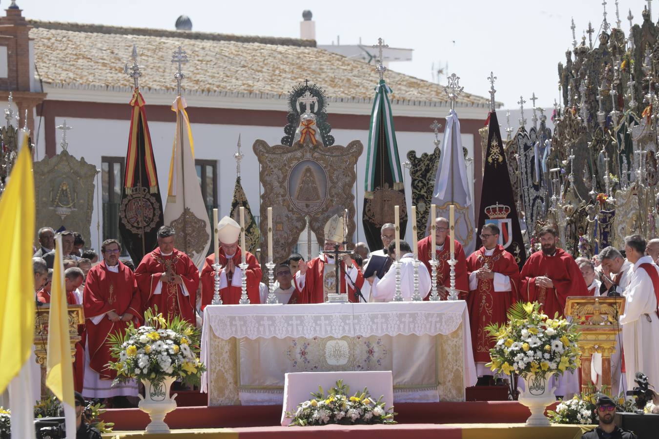 Las imágenes de la Misa de Pentecostés en el Rocío 2022